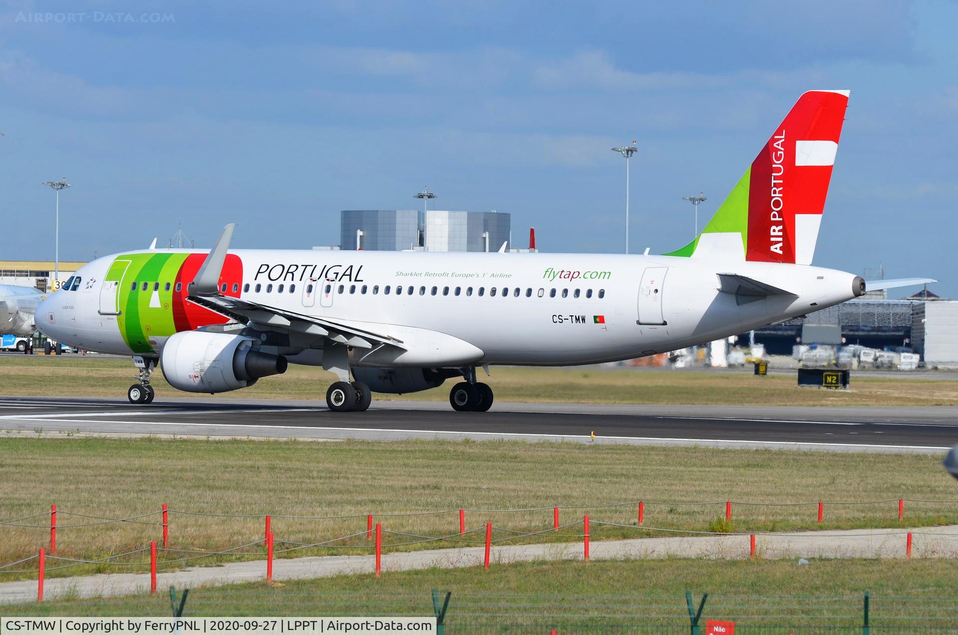 CS-TMW, 2001 Airbus A320-214 C/N 1667, Classic  TAP A320 lining-up