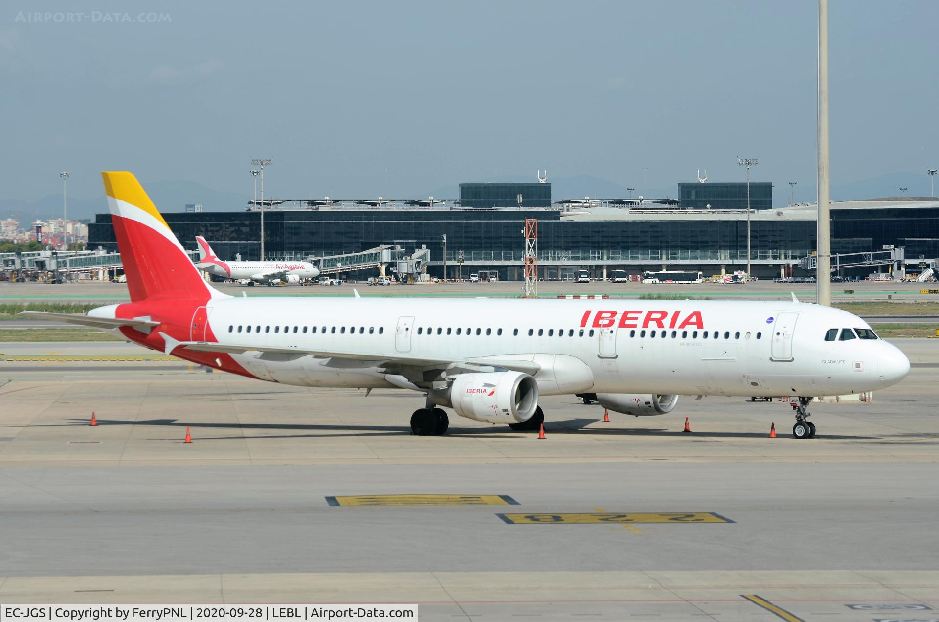 EC-JGS, 2005 Airbus A321-211 C/N 2472, Iberia A321 parked for a couple of hours