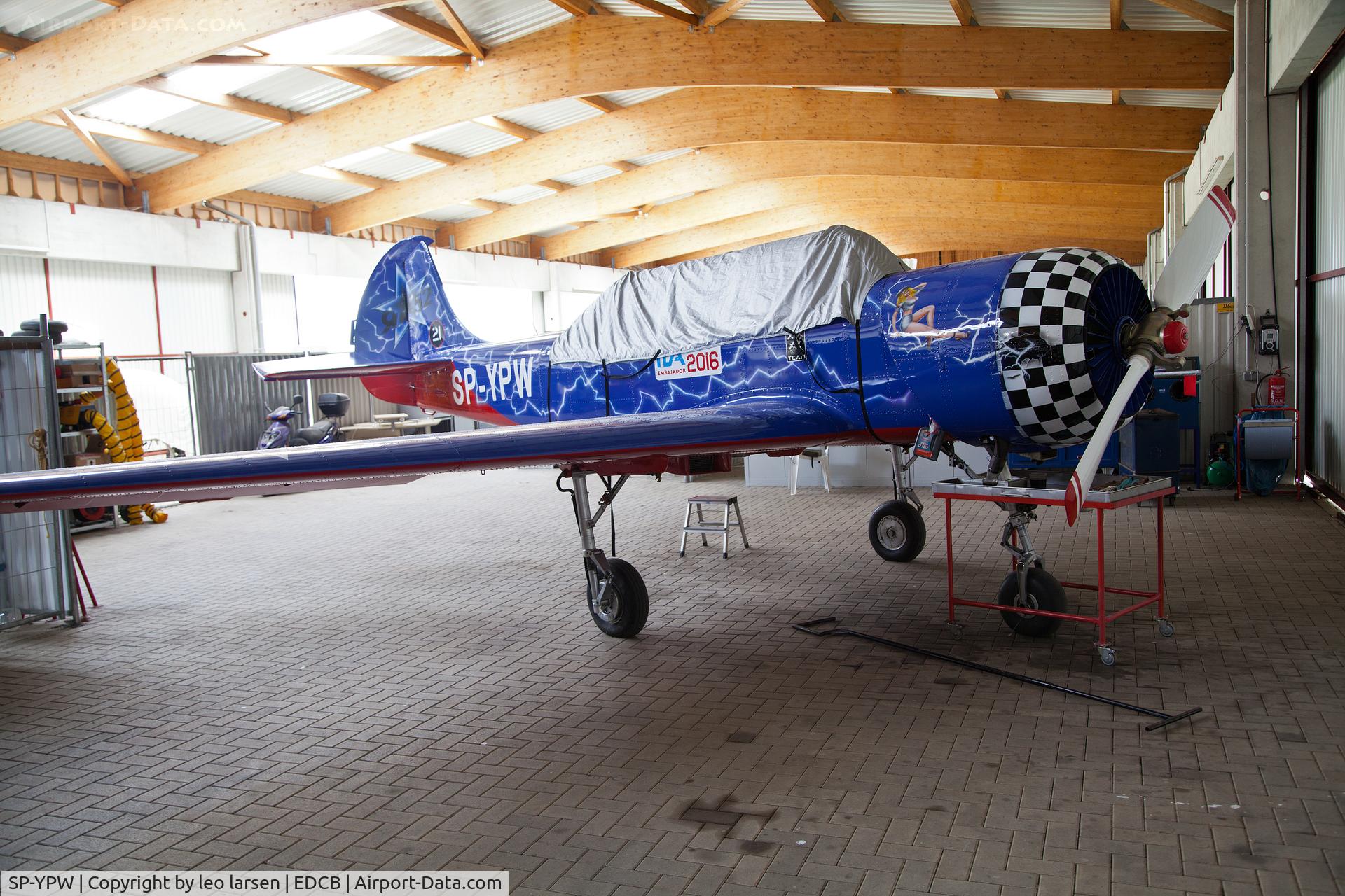 SP-YPW, 1991 Yakovlev Yak-52 C/N 9111303, Ballenstedt 14.6.2015