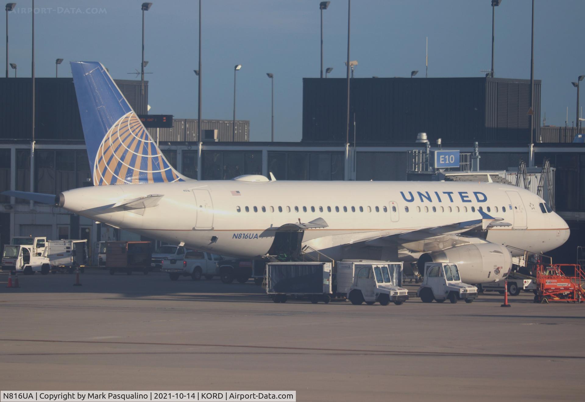 N816UA, 1998 Airbus A319-131 C/N 871, Airbus A319-131