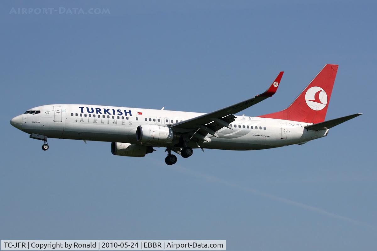TC-JFR, 1999 Boeing 737-8F2 C/N 29779, at bru
