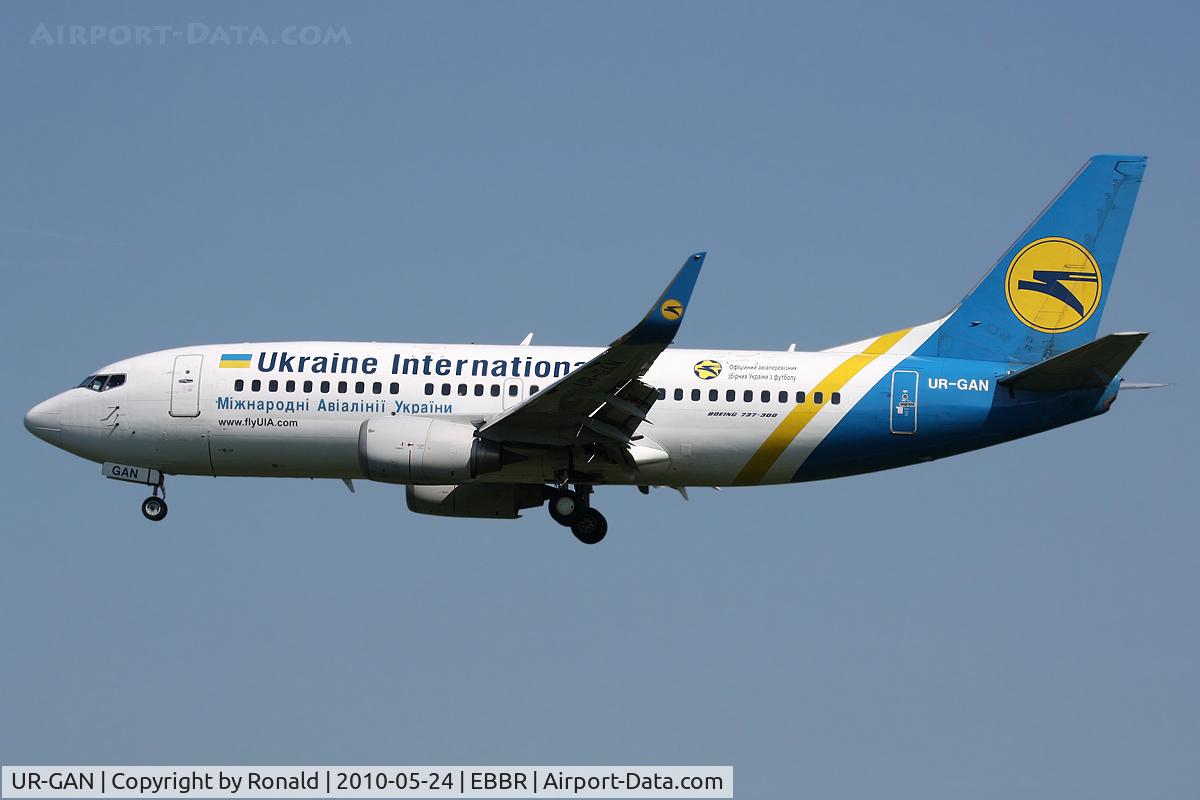 UR-GAN, 1998 Boeing 737-36N C/N 28569, at bru