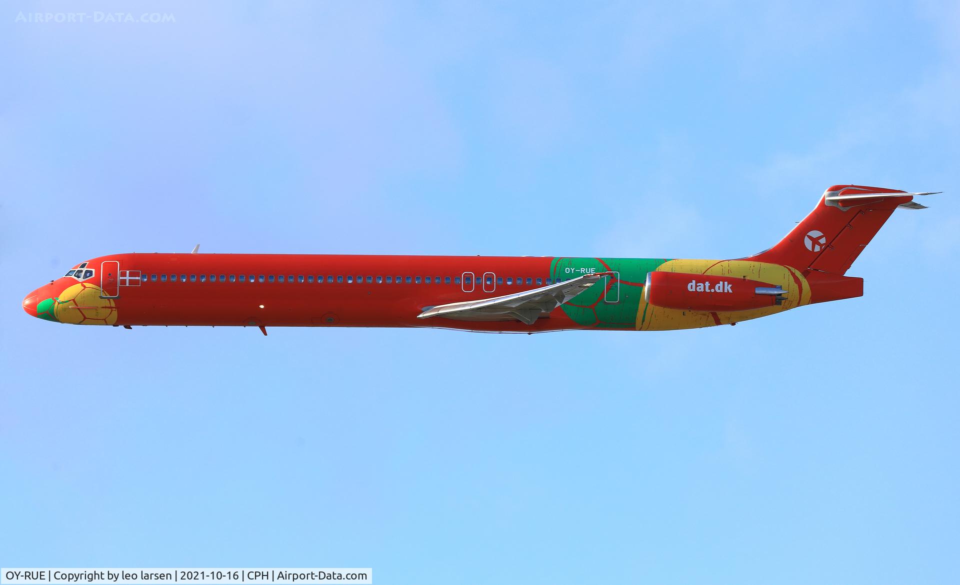 OY-RUE, 1990 McDonnell Douglas MD-83 (DC-9-83) C/N 49936, Copenhagen 16.10.2021 Farewell flying