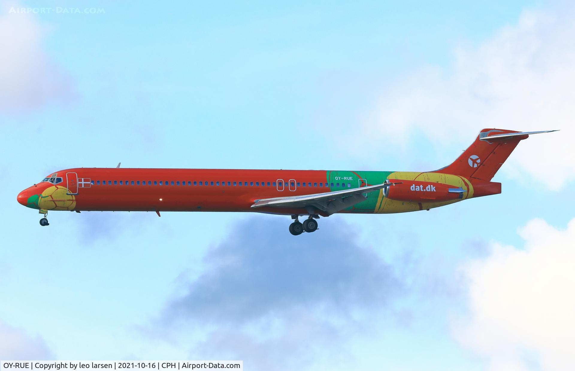 OY-RUE, 1990 McDonnell Douglas MD-83 (DC-9-83) C/N 49936, Copenhagen 16.10.2021 Farewell flight.
