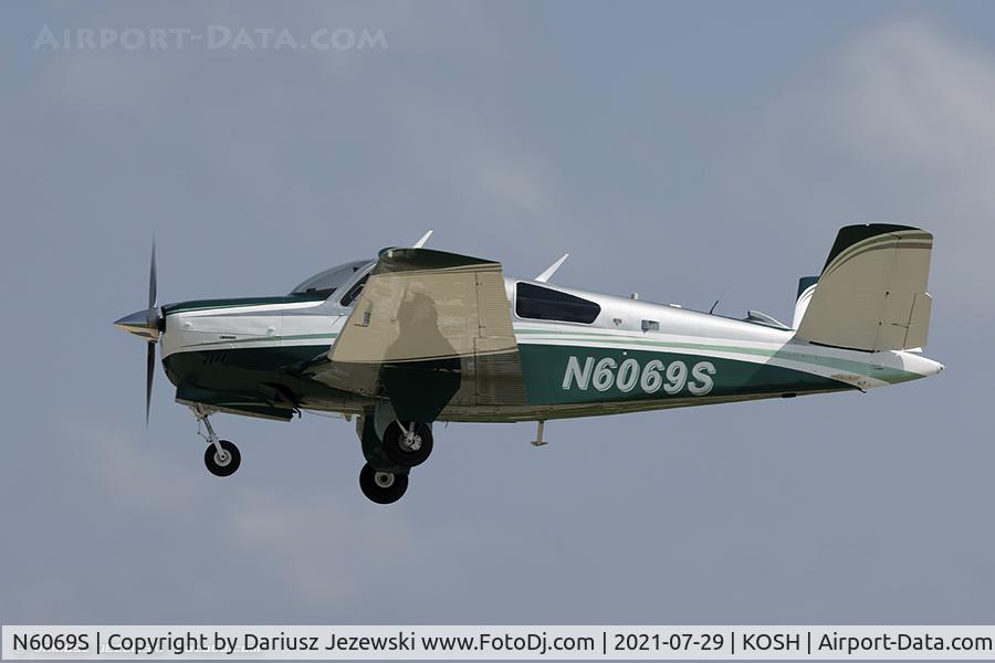 N6069S, 1975 Beech V35B Bonanza C/N D-9821, Beech V35B Bonanza  C/N D-9821, N6069S