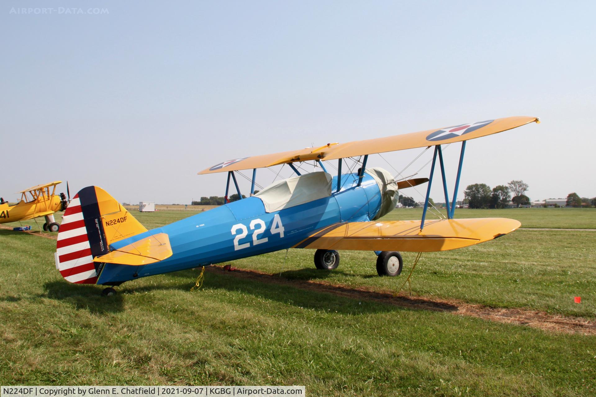N224DF, 1943 Boeing B75N1 C/N 75-7899, At the Stearman Fly-in