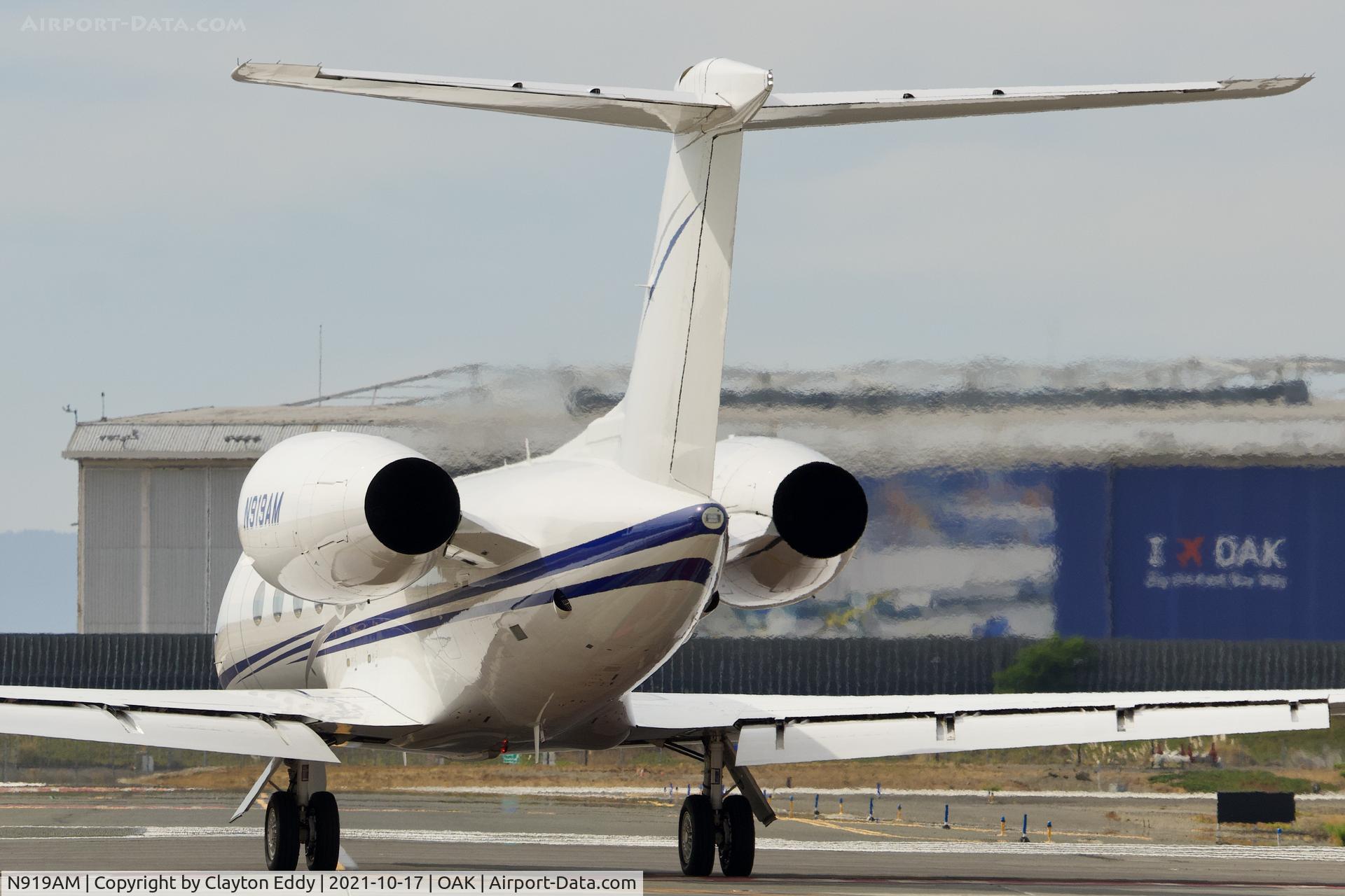 N919AM, 2009 Gulfstream Aerospace GIV-X (G450) C/N 4179, North Field Oakland airport California 2021.