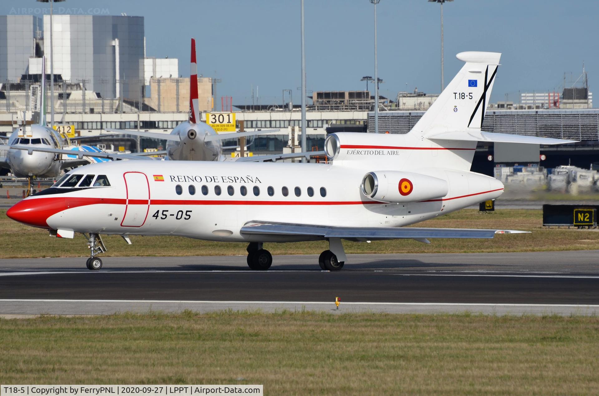T18-5, 1989 Dassault Falcon 900 C/N 73, DA900 Departing LIS