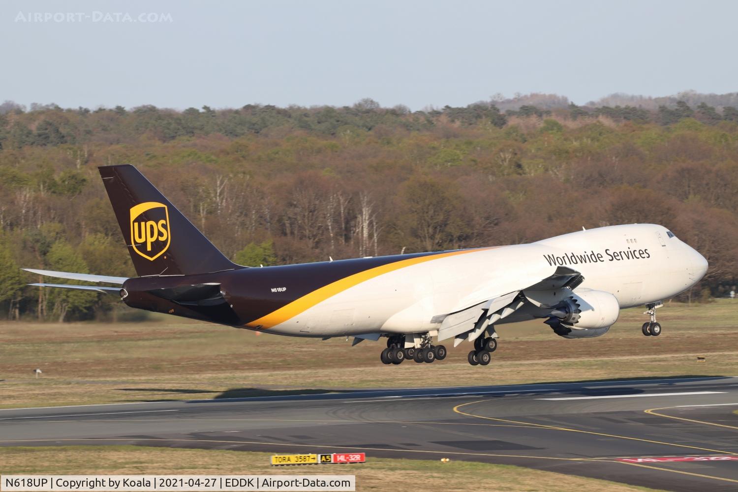 N618UP, 2019 Boeing 747-8F C/N 64264, Short final RWY 14L