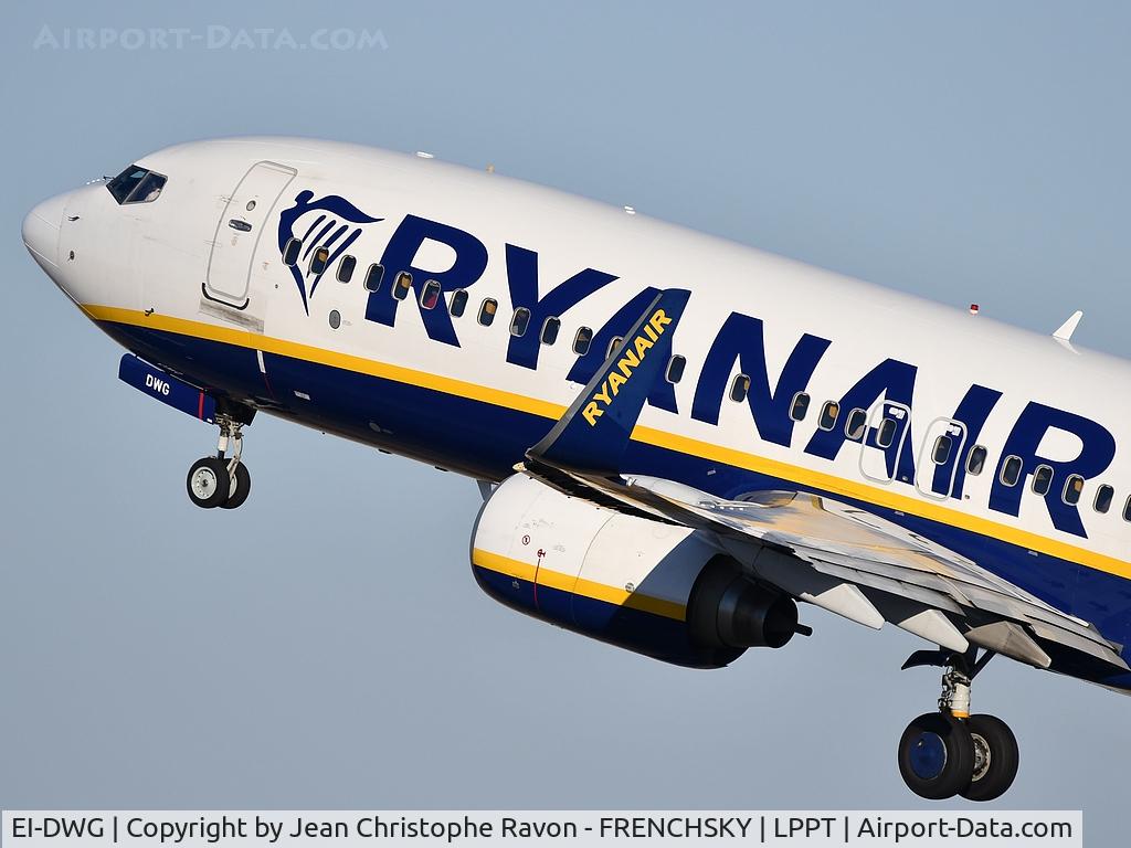 EI-DWG, 2007 Boeing 737-8AS C/N 33620, Ryanair take off