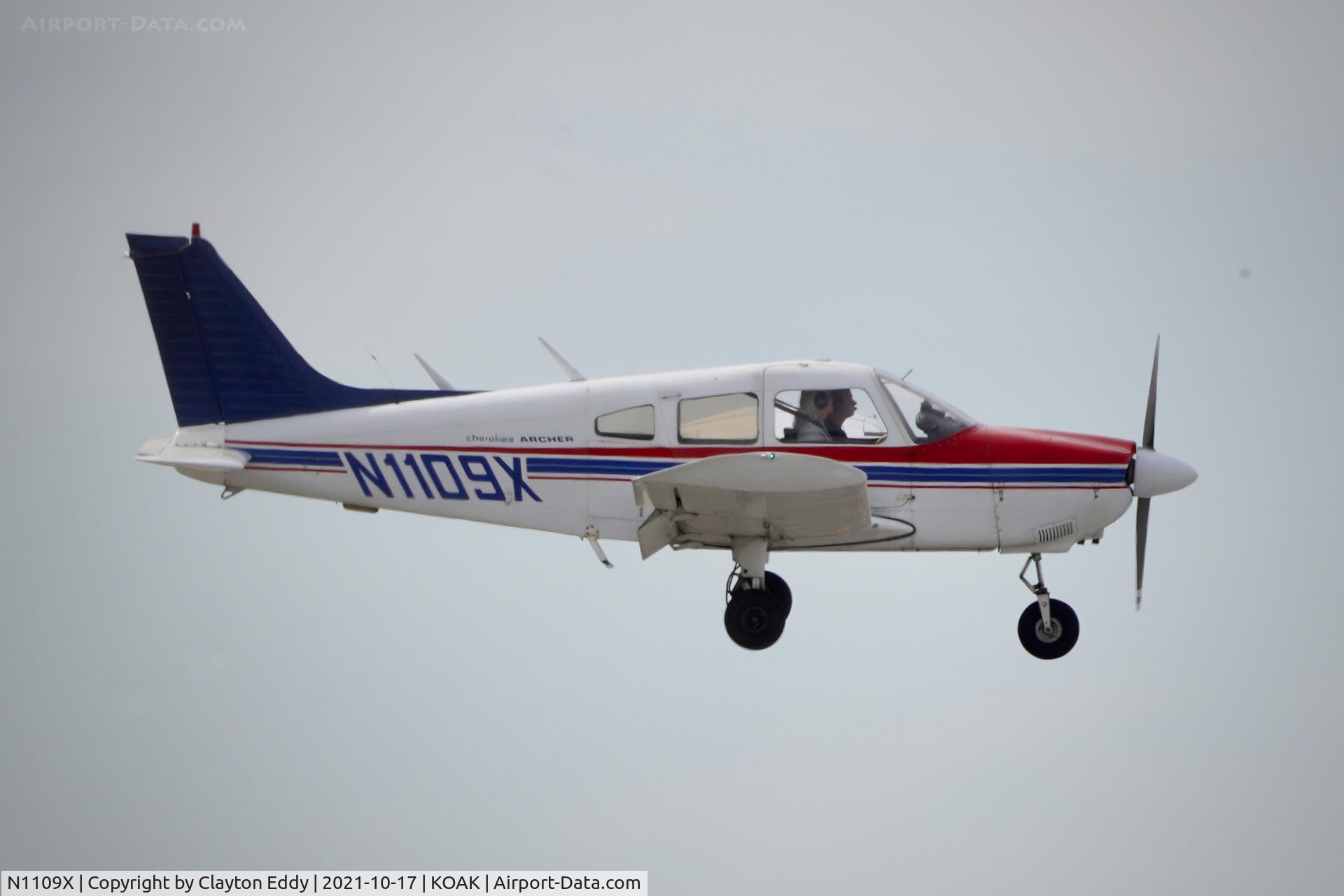 N1109X, 1975 Piper PA-28-180 Cherokee C/N 28-7505211, North Field Oakland airport 2021.