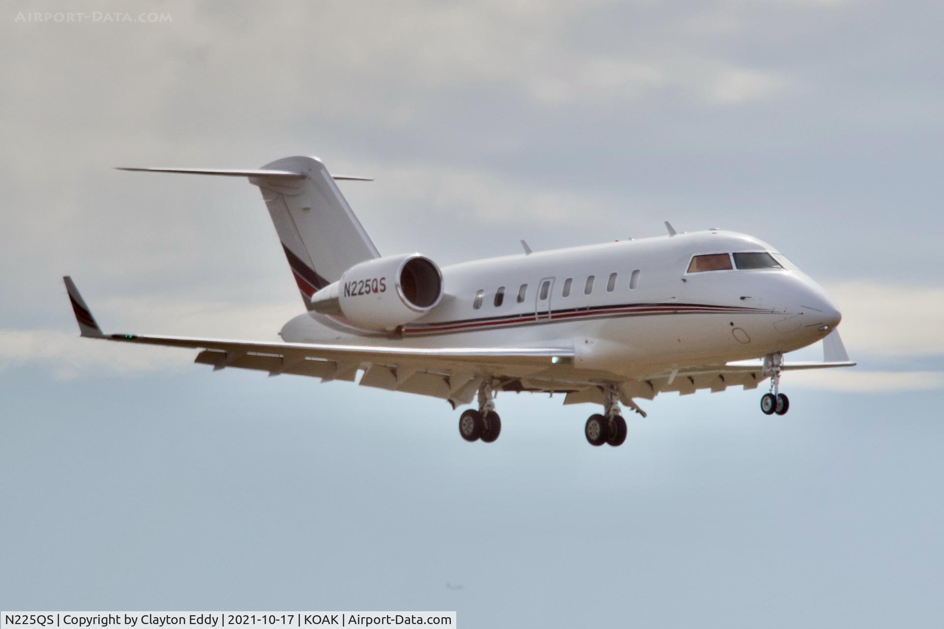 N225QS, 2016 Bombardier CL-600-2B16 Challenger 650 C/N 6083, North Field Oakland airport California 2021.