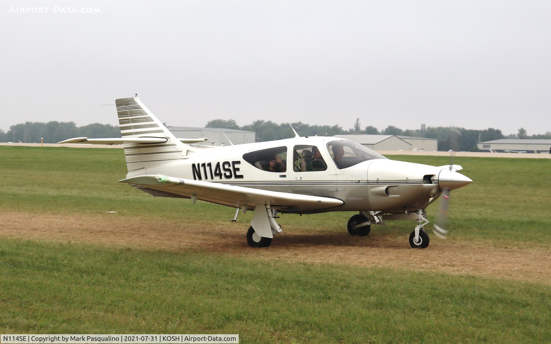 N114SE, 1976 Rockwell International 114 Commander C/N 14027, Rockwell 114