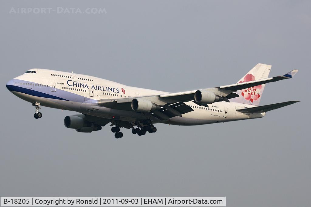 B-18205, Boeing 747-409 C/N 28712, at spl