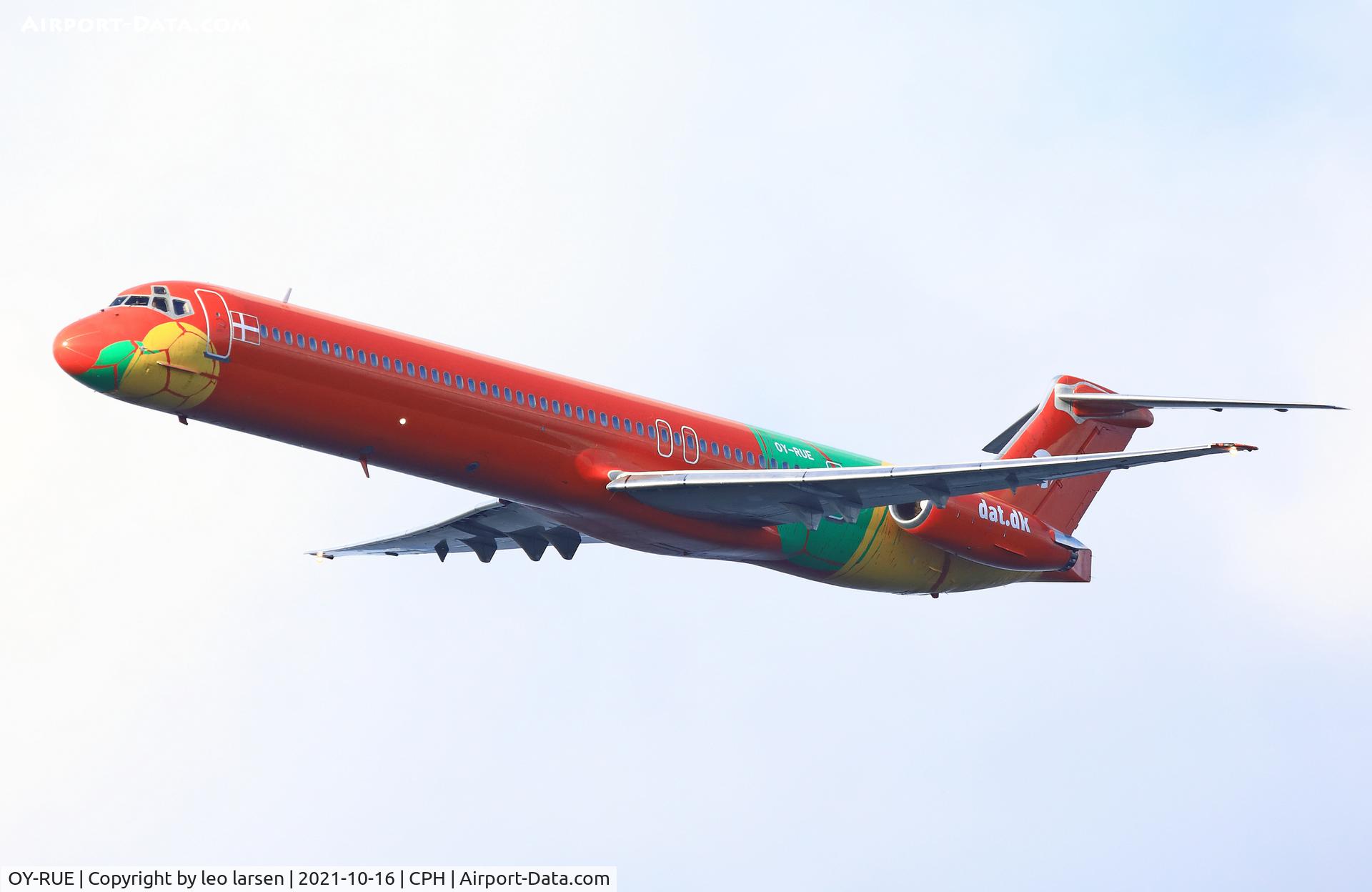OY-RUE, 1990 McDonnell Douglas MD-83 (DC-9-83) C/N 49936, Copenhagen 16-10-2021