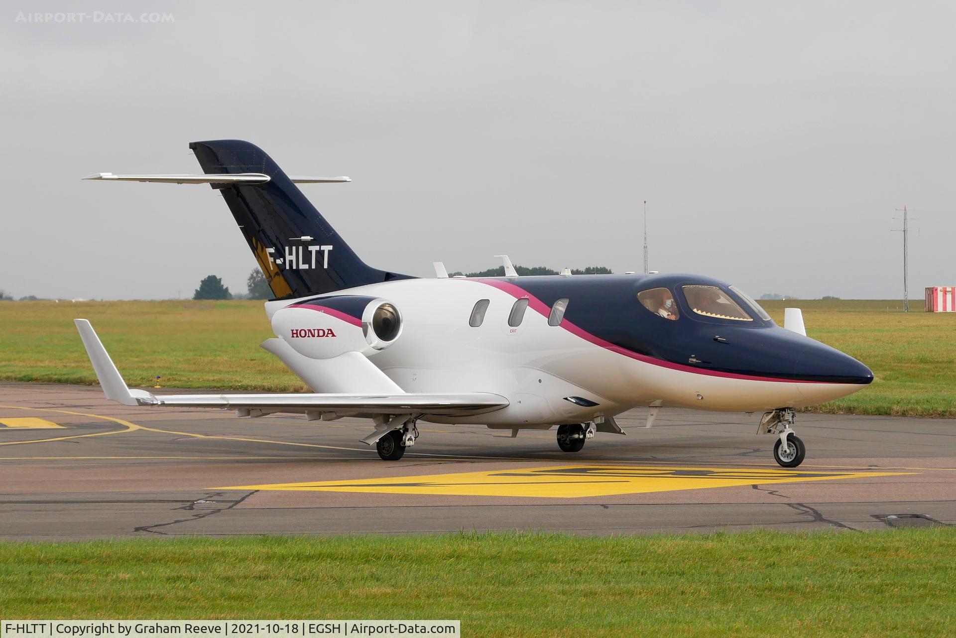 F-HLTT, 2015 Honda HA-420 HondaJet C/N 42000018, Departing from Norwich.