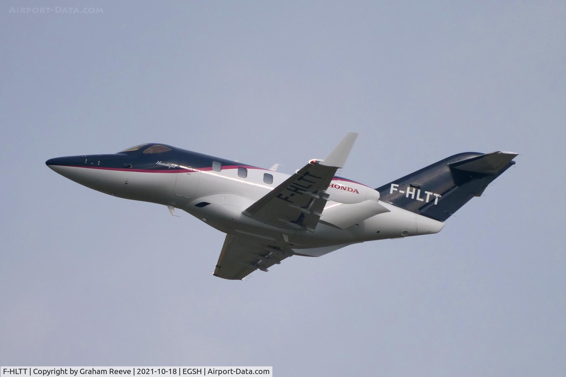 F-HLTT, 2015 Honda HA-420 HondaJet C/N 42000018, Departing from Norwich.