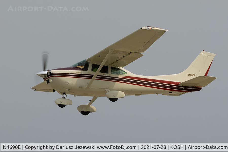 N4690E, 1982 Cessna 182R Skylane C/N 18268260, Cessna 182R Skylane  C/N 18268260, N4690E
