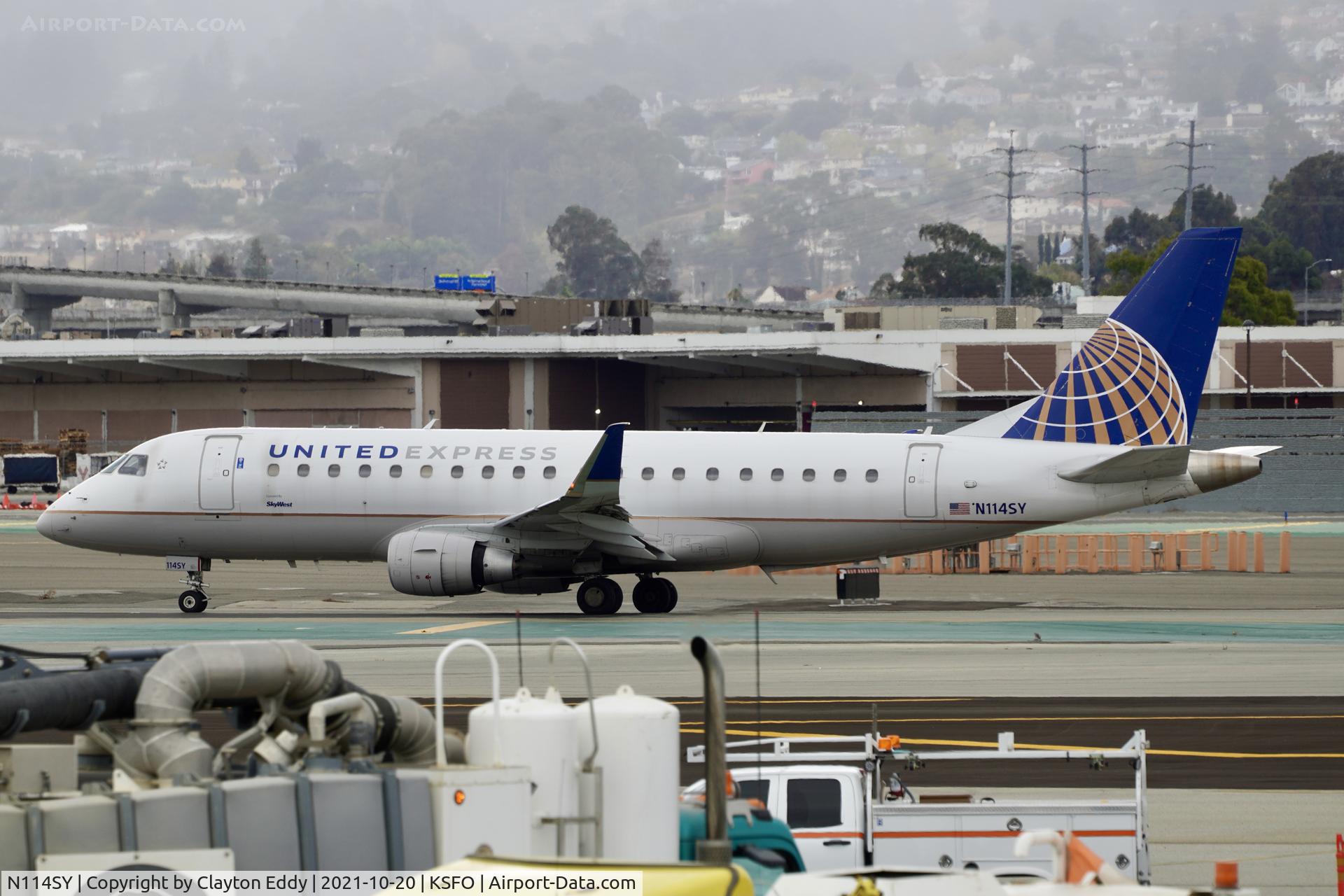 N114SY, 2014 Embraer 175LR (ERJ-170-200LR) C/N 17000410, Departing to the South SFO 2021.
