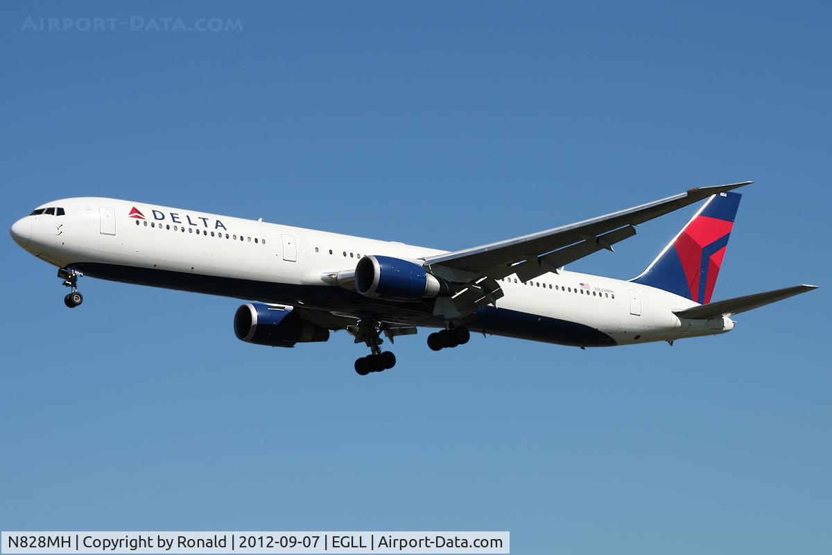 N828MH, 2000 Boeing 767-432/ER C/N 29699, at lhr