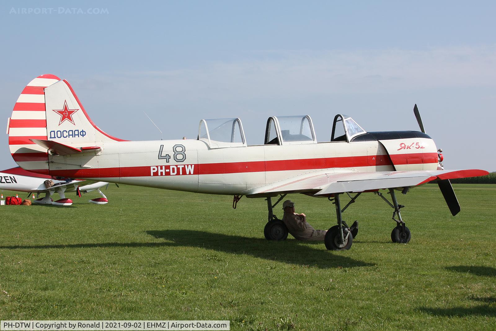 PH-DTW, 1991 Yakovlev (Aerostar) Yak-52 C/N 9111413, at ehmz