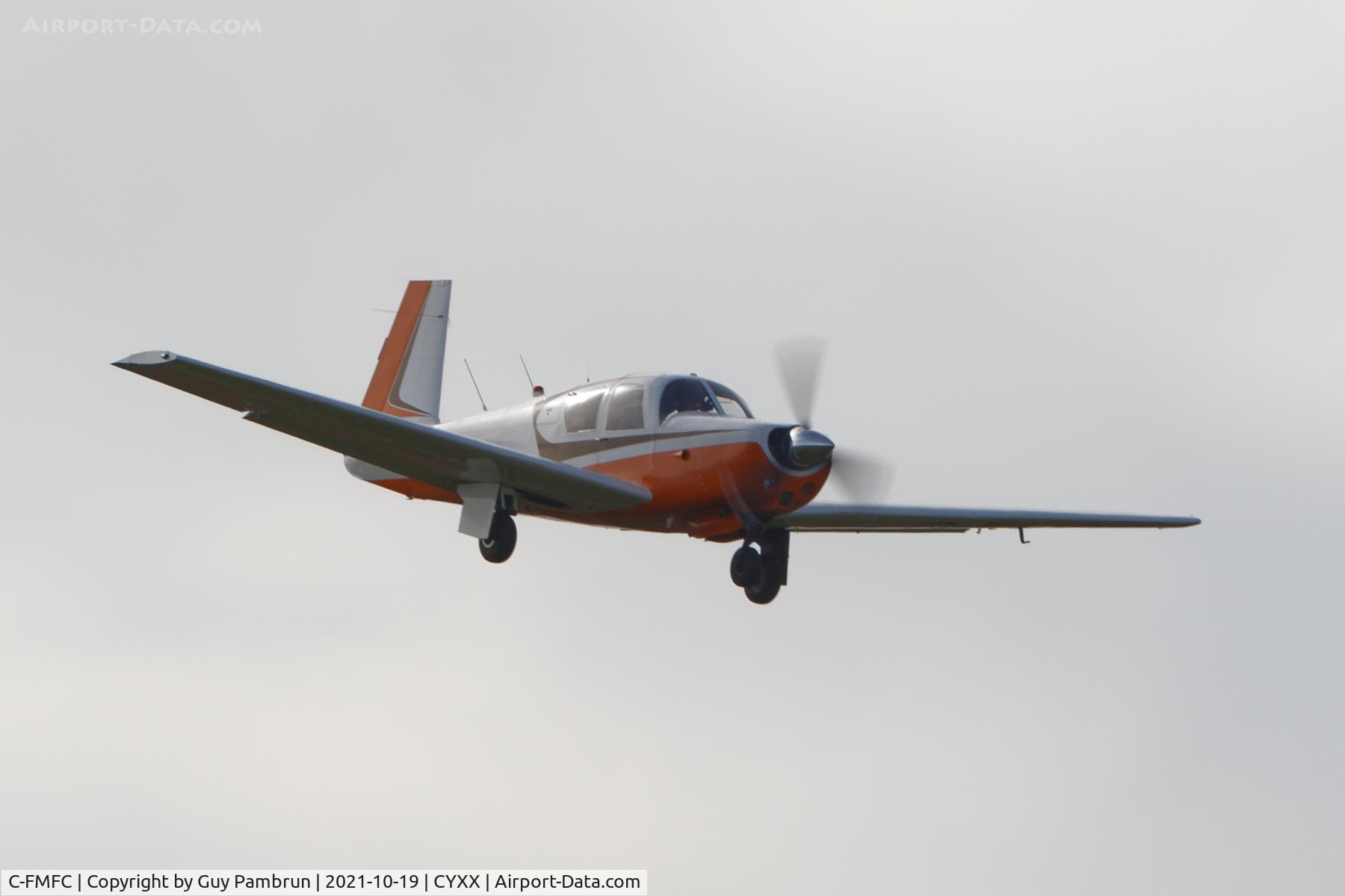 C-FMFC, 1960 Mooney M20A C/N 1583, Landing on 19