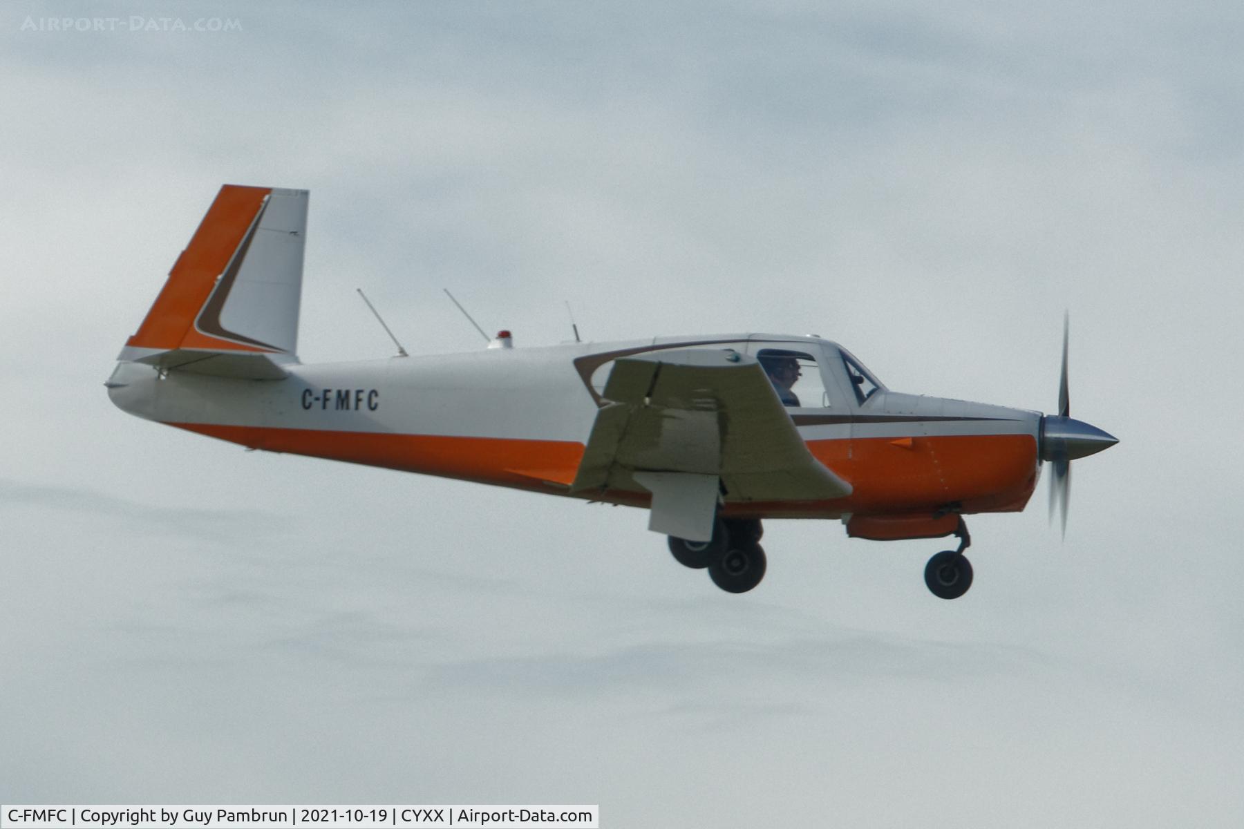 C-FMFC, 1960 Mooney M20A C/N 1583, Landing on 19