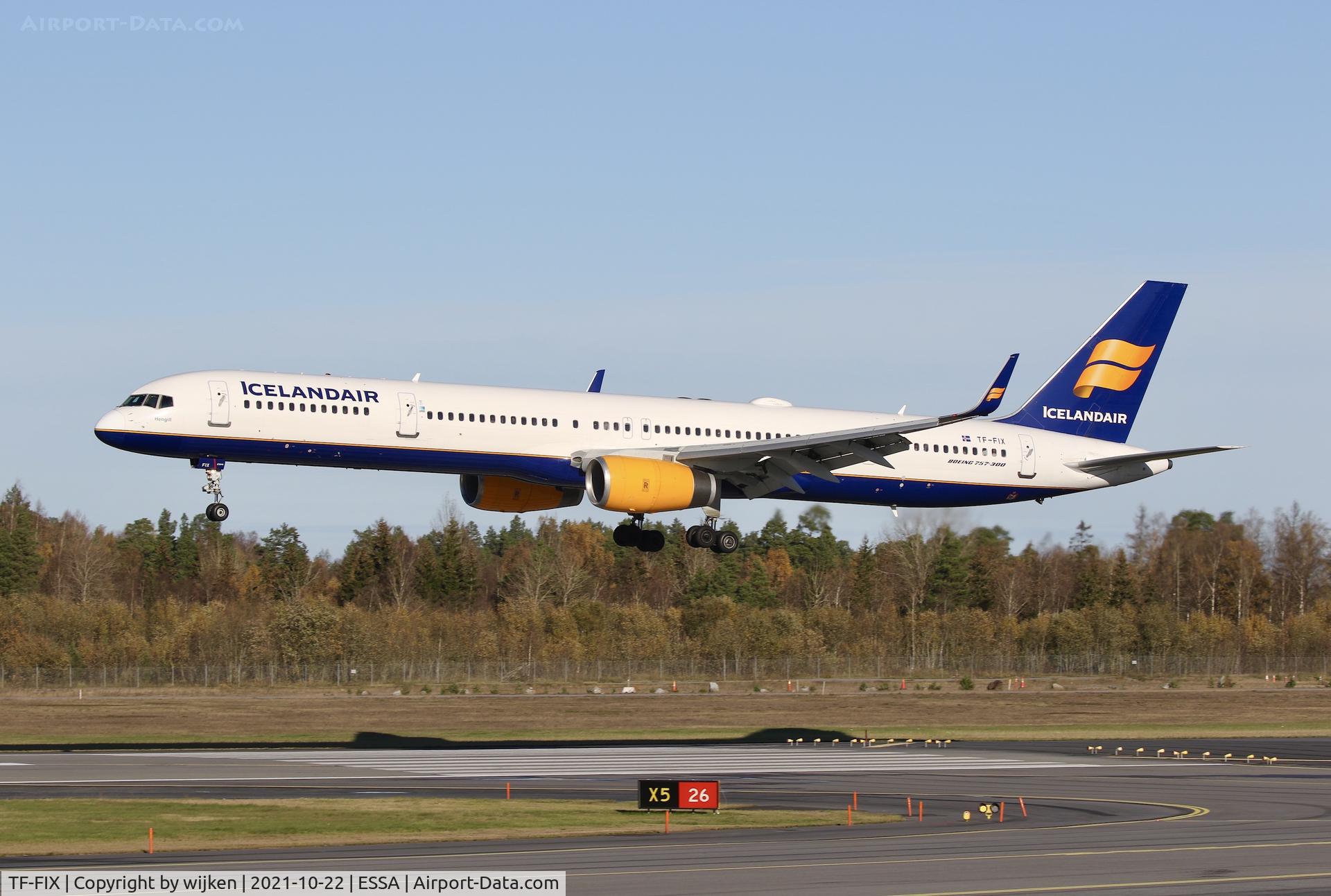 TF-FIX, 2002 Boeing 757-308 C/N 29434, RWY 26