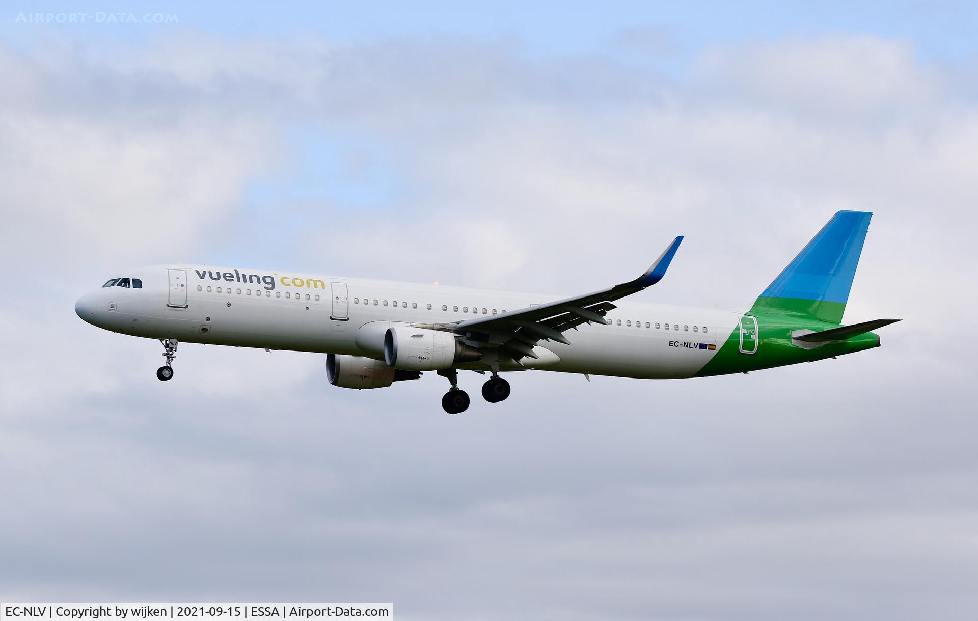 EC-NLV, 2015 Airbus A321-211 C/N 6454, RWY 01L