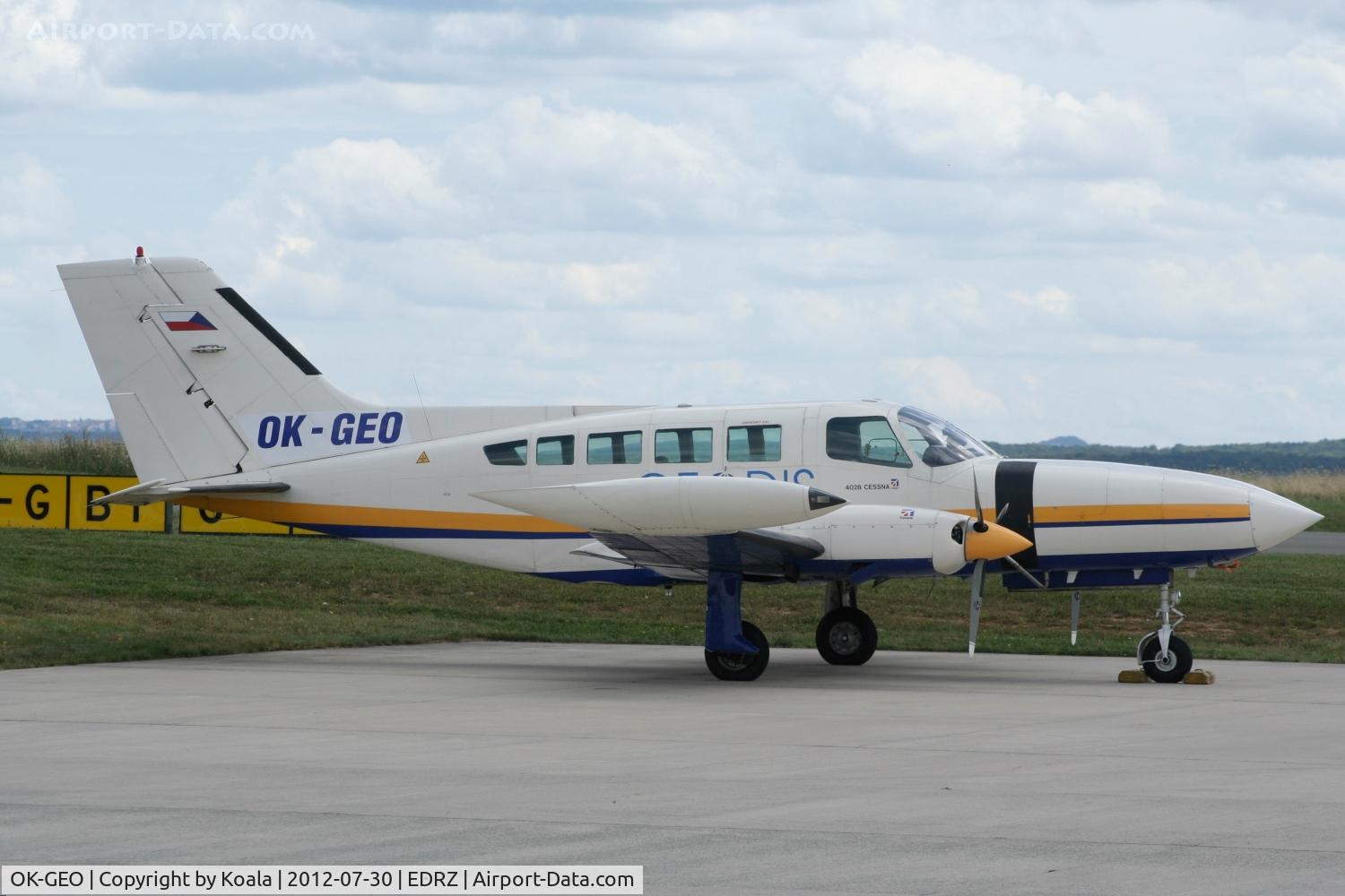 OK-GEO, 1975 Cessna 402B C/N 402-0921, Old lady
