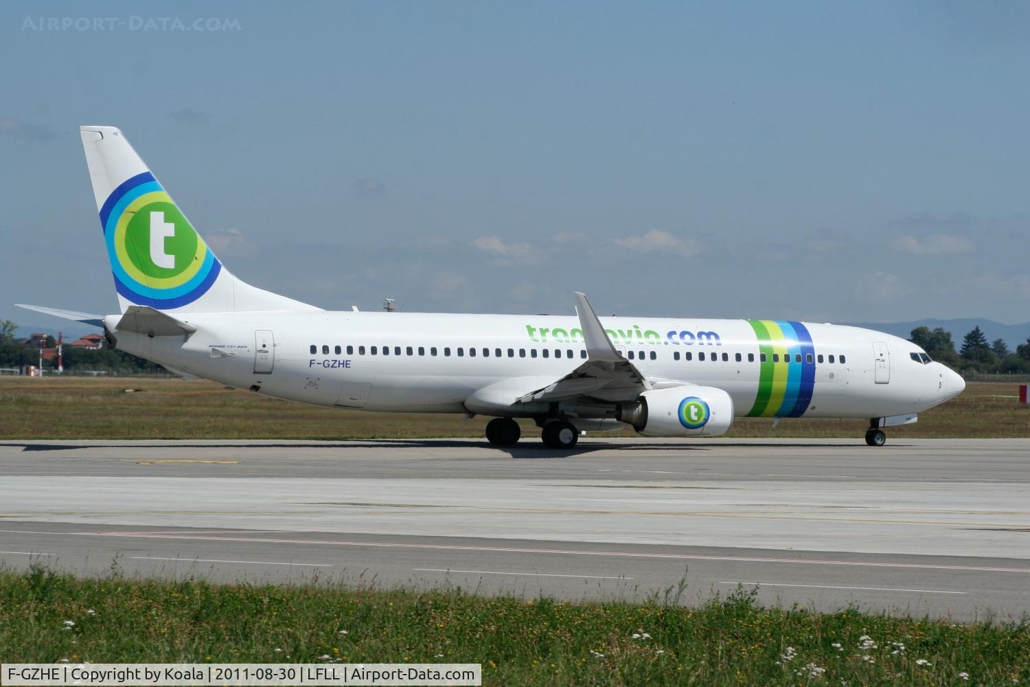 F-GZHE, 2008 Boeing 737-8K2 C/N 29678, Old c/s