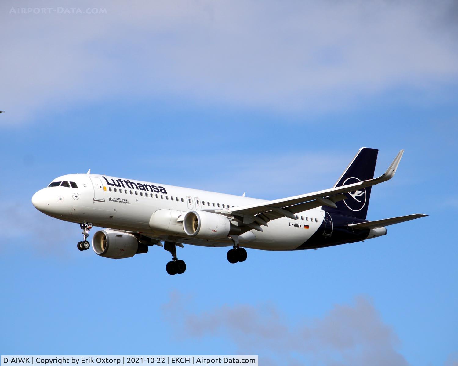 D-AIWK, 2019 Airbus A320-214 C/N 9058, D-AIWK landing rw 22L