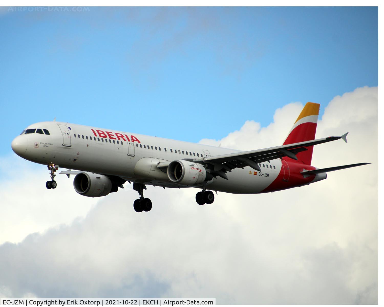 EC-JZM, 2007 Airbus A321-212 C/N 2996, EC-JZM landing rw 22L