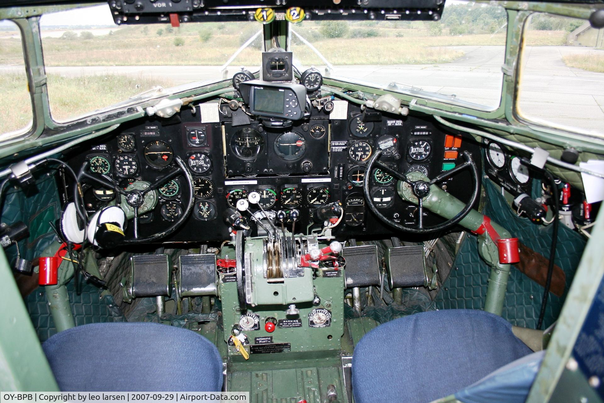 OY-BPB, 1943 Douglas C-47A-85-DL (DC-3A) Skytrain C/N 20019, Værløse Air Base 29.9.2007