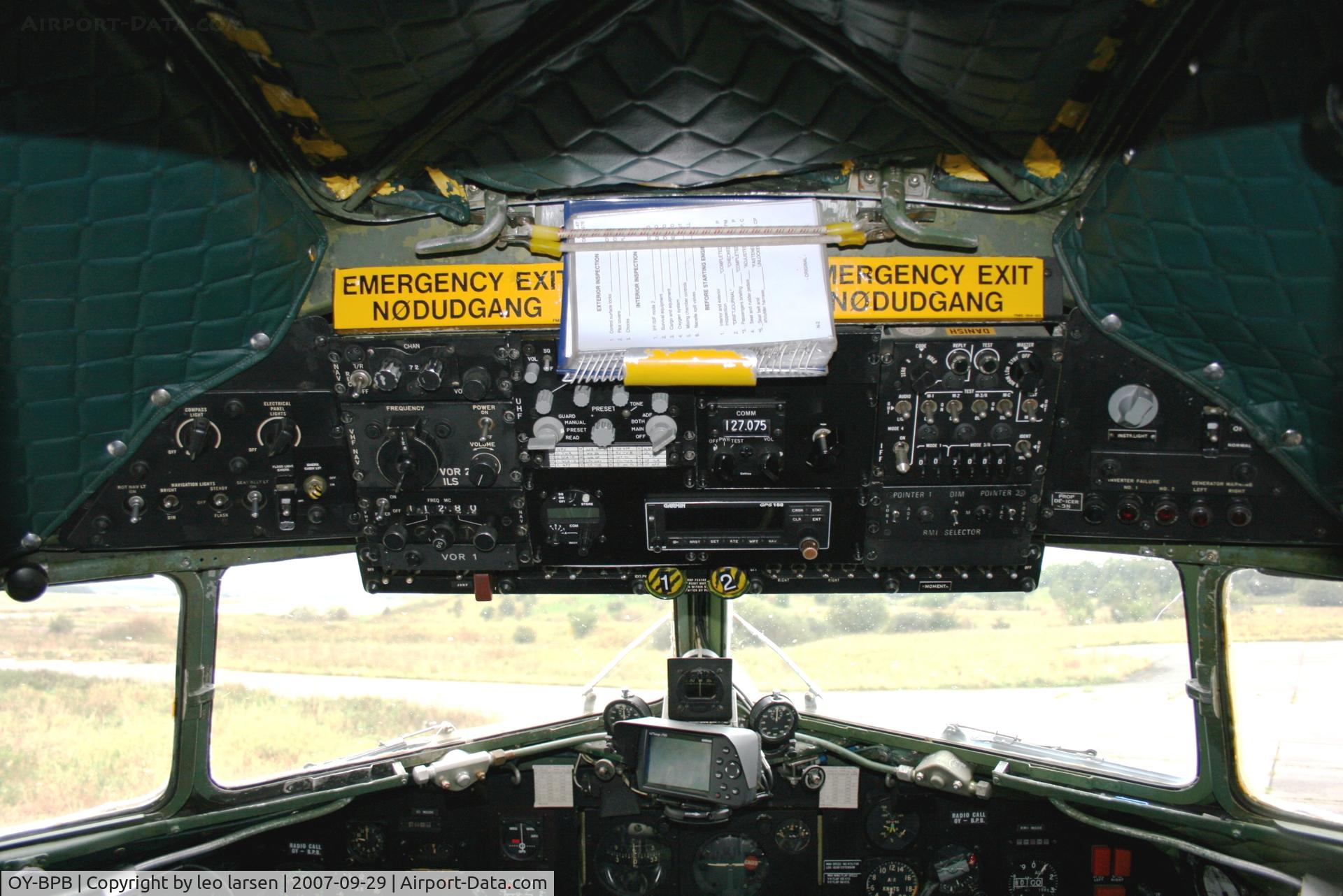 OY-BPB, 1943 Douglas C-47A-85-DL (DC-3A) Skytrain C/N 20019, Værløse Air Base 29.9.2007