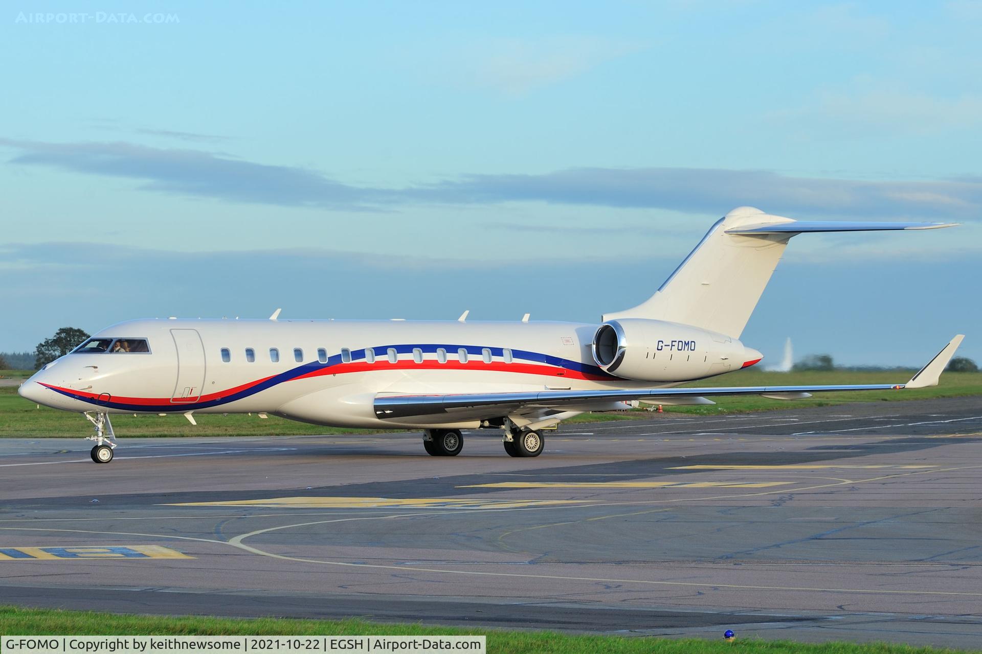 G-FOMO, 2017 Bombardier BD-700-1A10 Global 6000 C/N 9797, Arriving at Norwich from Newark, New Jersey, USA.