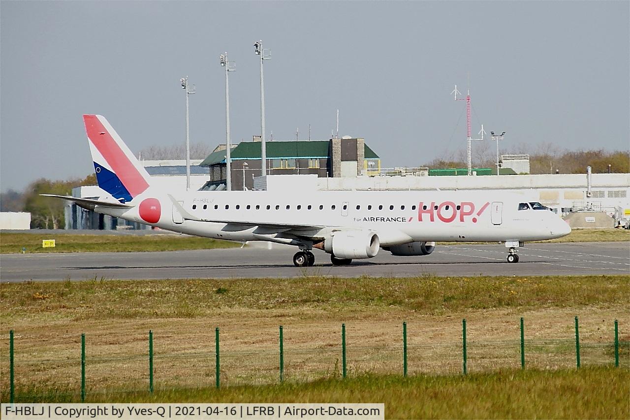 F-HBLJ, 2009 Embraer 190LR (ERJ-190-100LR) C/N 19000133, Embraer 190LR, Taxiing to boarding area, Brest-Bretagne airport (LFRB-BES)