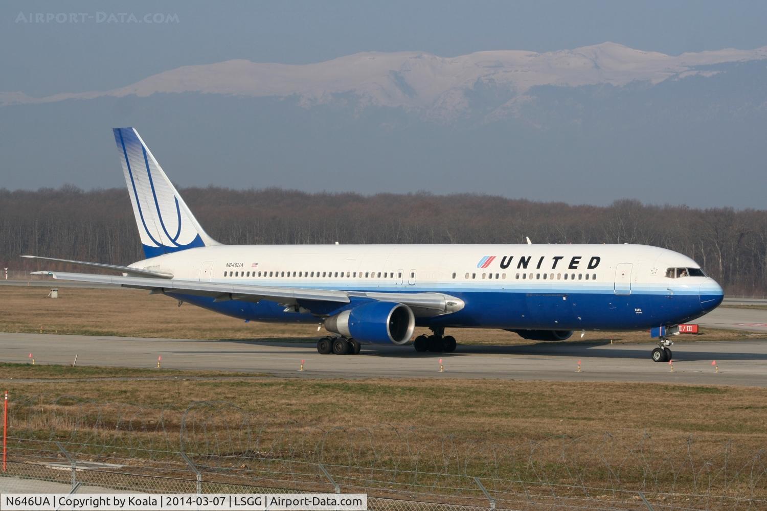 N646UA, 1992 Boeing 767-322/ER C/N 25283, Old c/s