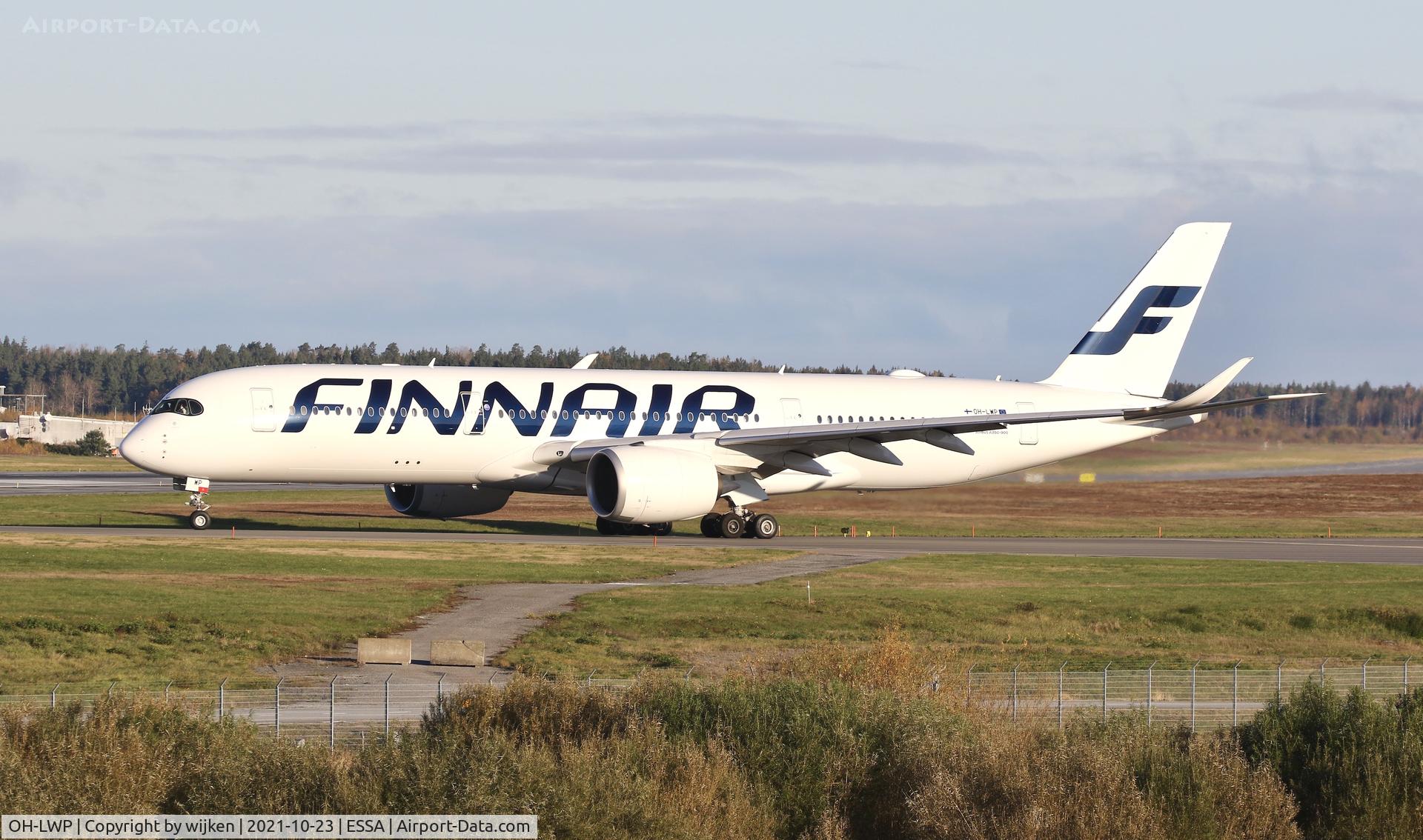 OH-LWP, 2019 Airbus A350-941 C/N 392, RWY 01L