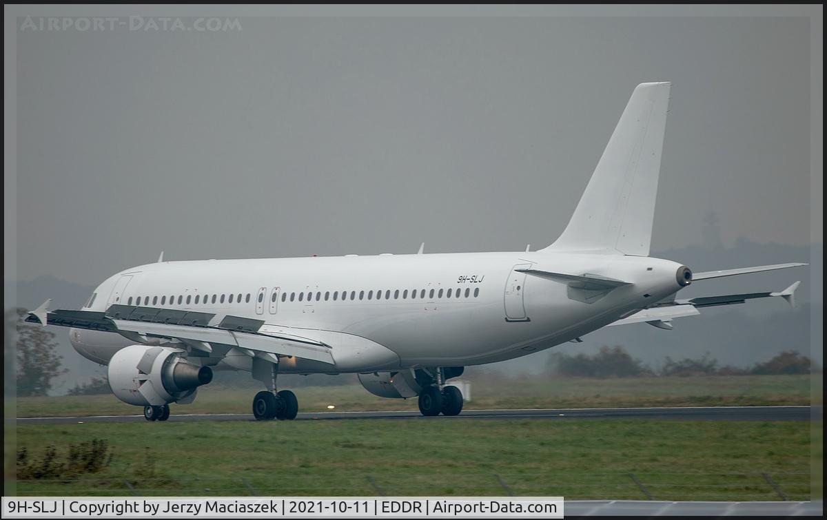9H-SLJ, 2009 Airbus A320-214 C/N 3880, 2009 Airbus A320-214, c/n: 3880