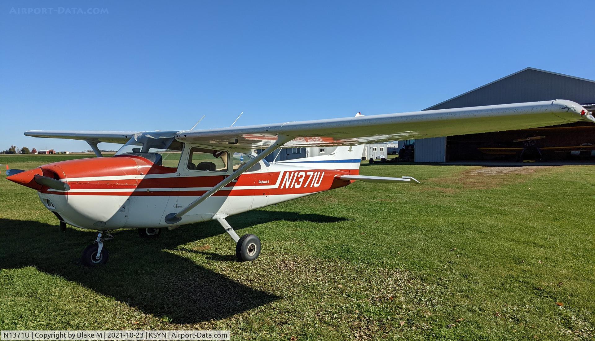 N1371U, 1976 Cessna 172M C/N 17267042, 1371U parked at Stanton Airfield, Oct 2021