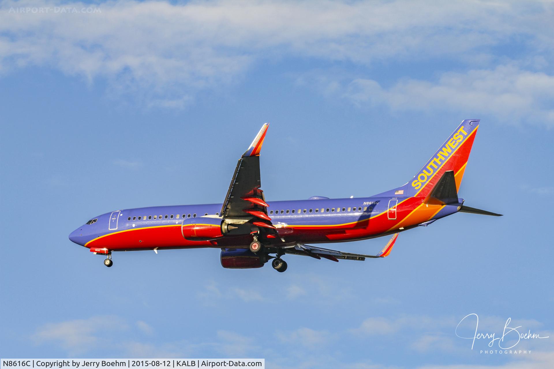 N8616C, 2013 Boeing 737-8H4 C/N 36914, Southwest commercial flight on approach to KALB runway 01 at 7:11 pm