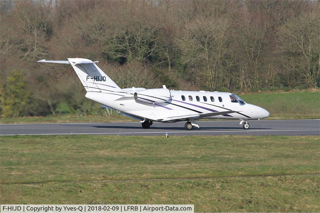 F-HIJD, 2010 Cessna 525A CitationJet CJ2+ C/N 525A-0462, Cessna CitationJet CJ2, Taxiing rwy 25L, Brest-Bretagne airport (LFRB-BES)