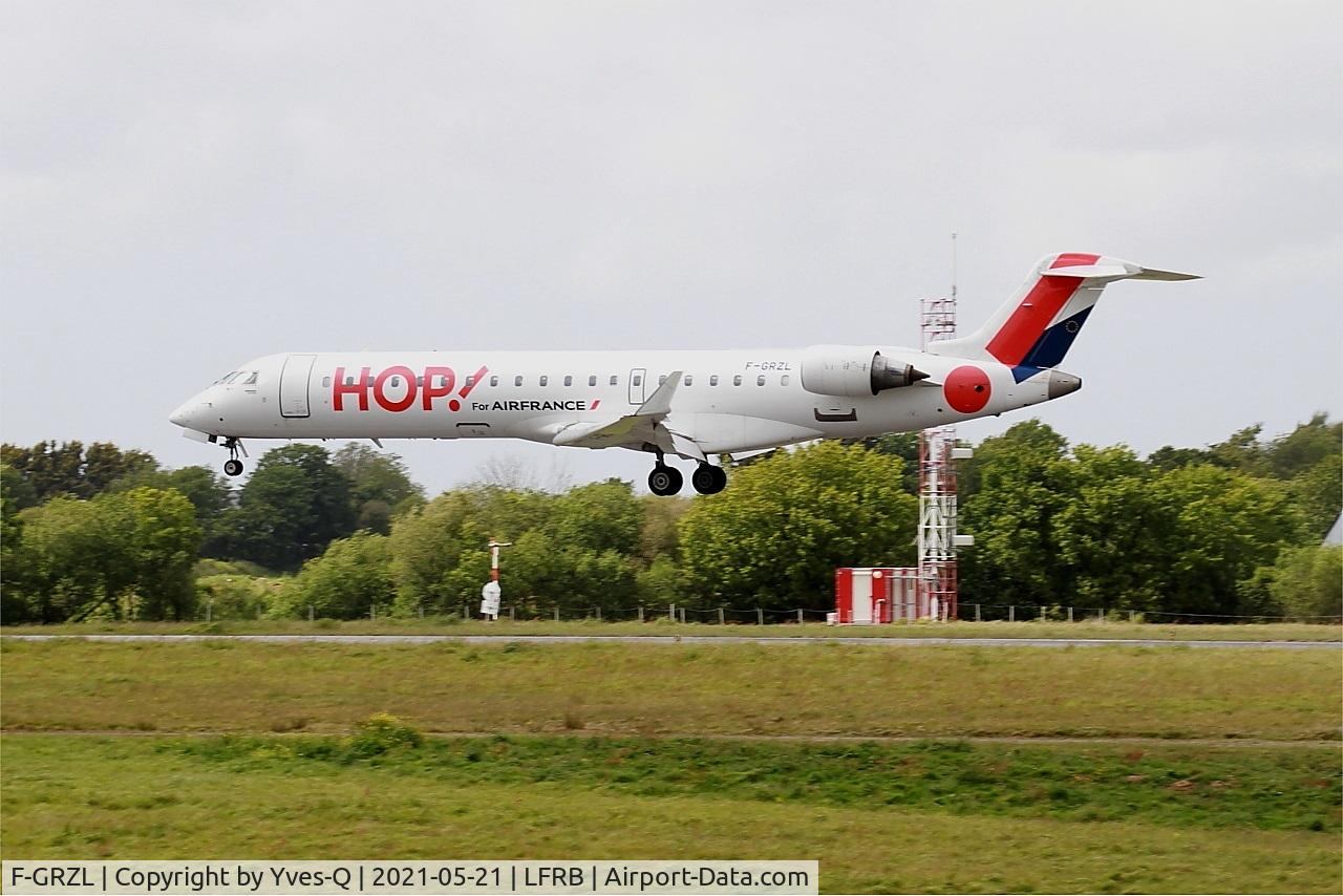 F-GRZL, 2006 Bombardier CRJ-700 (CL-600-2C10) Regional Jet C/N 10245, Bombardier CRJ-700, On final Rwy 25L, Brest-Bretagne Airport (LFRB-BES)
