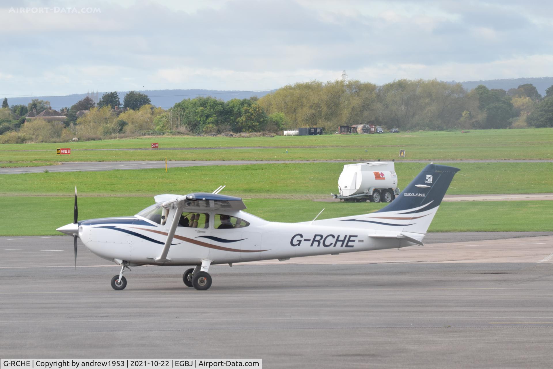 G-RCHE, 2008 Cessna 182T Skylane C/N 18282059, G-RCHE at Gloucestershire Airport.