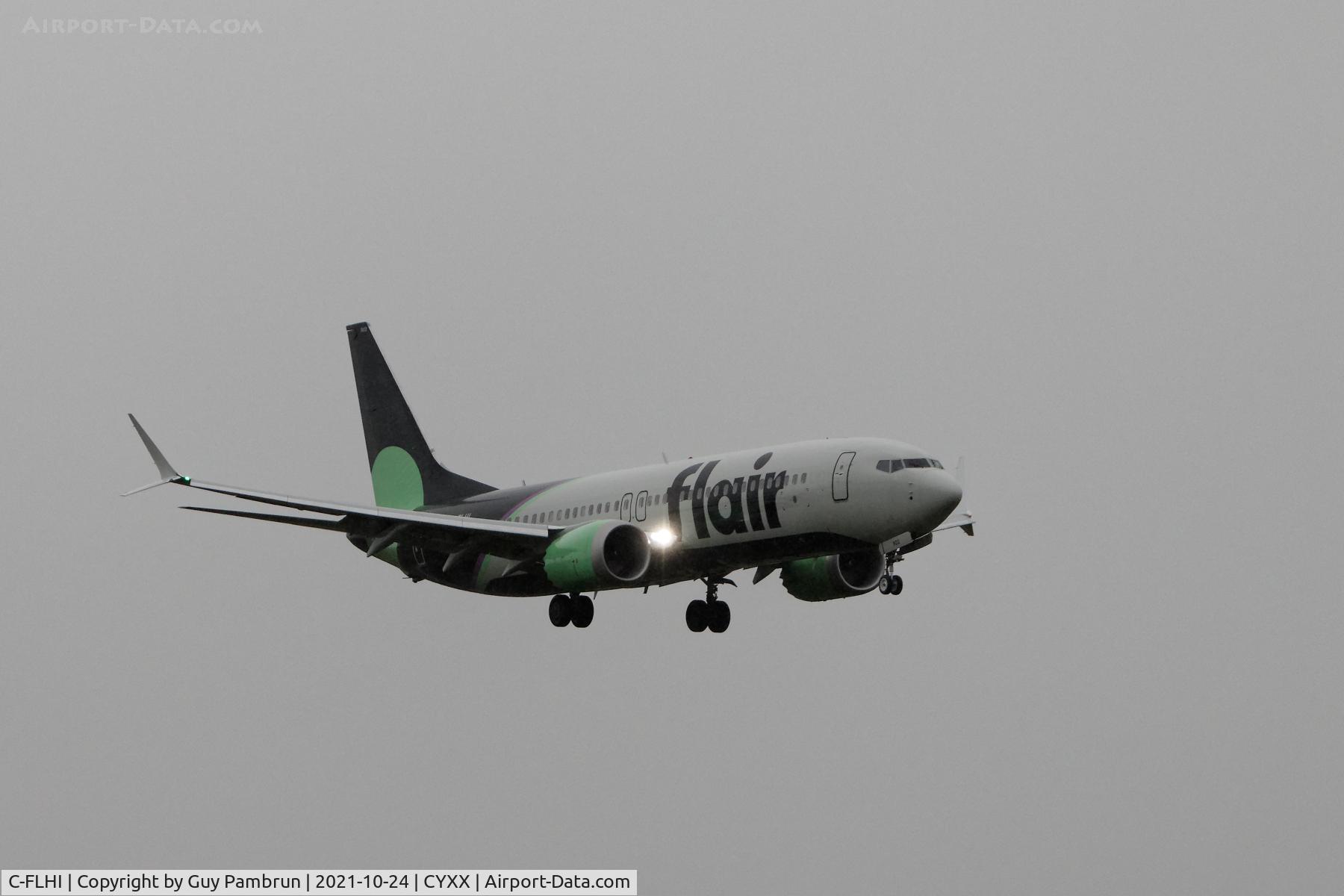 C-FLHI, 2021 Boeing 737-8 C/N 61804, Landing on 07