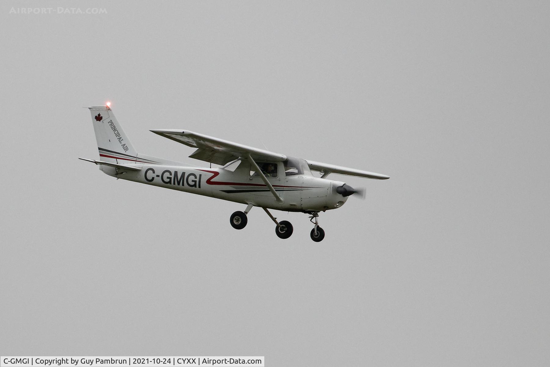 C-GMGI, 1979 Cessna 152 C/N 15282557, Landing on 07