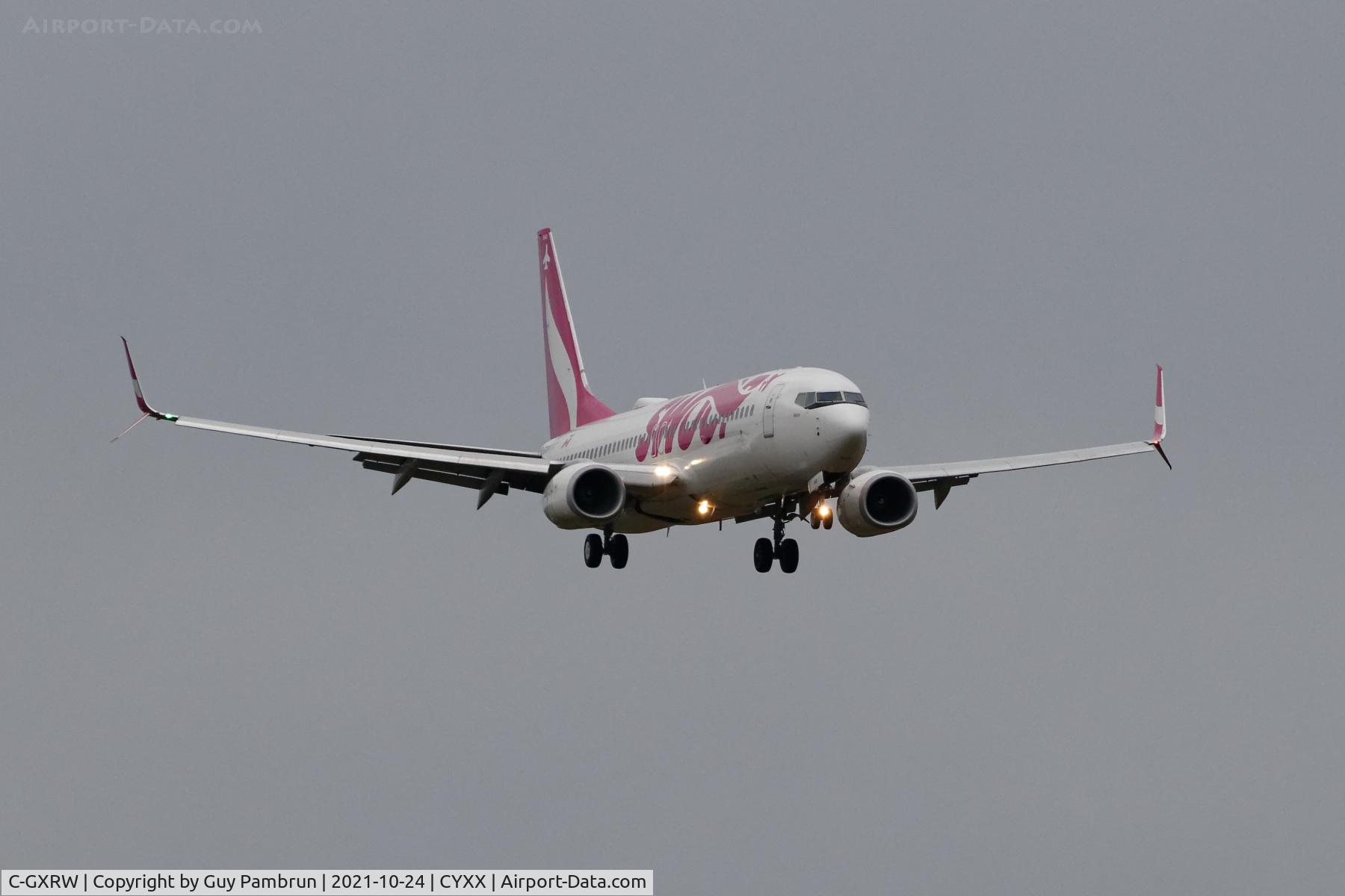 C-GXRW, 2015 Boeing 737-8CT C/N 39082, Landing on 07