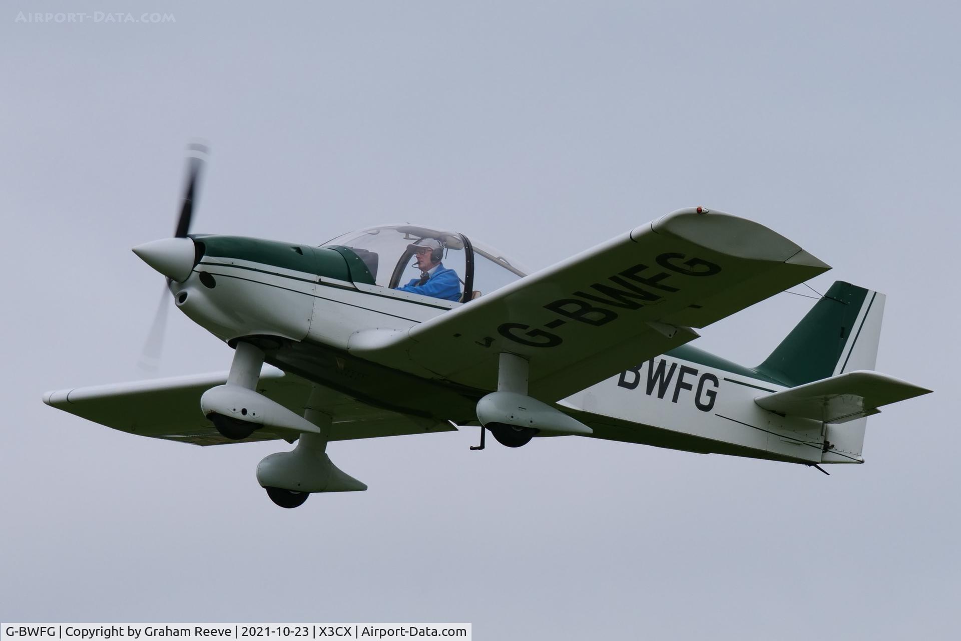 G-BWFG, 1995 Robin HR-200-100 Club C/N 293, Departing from Northrepps.