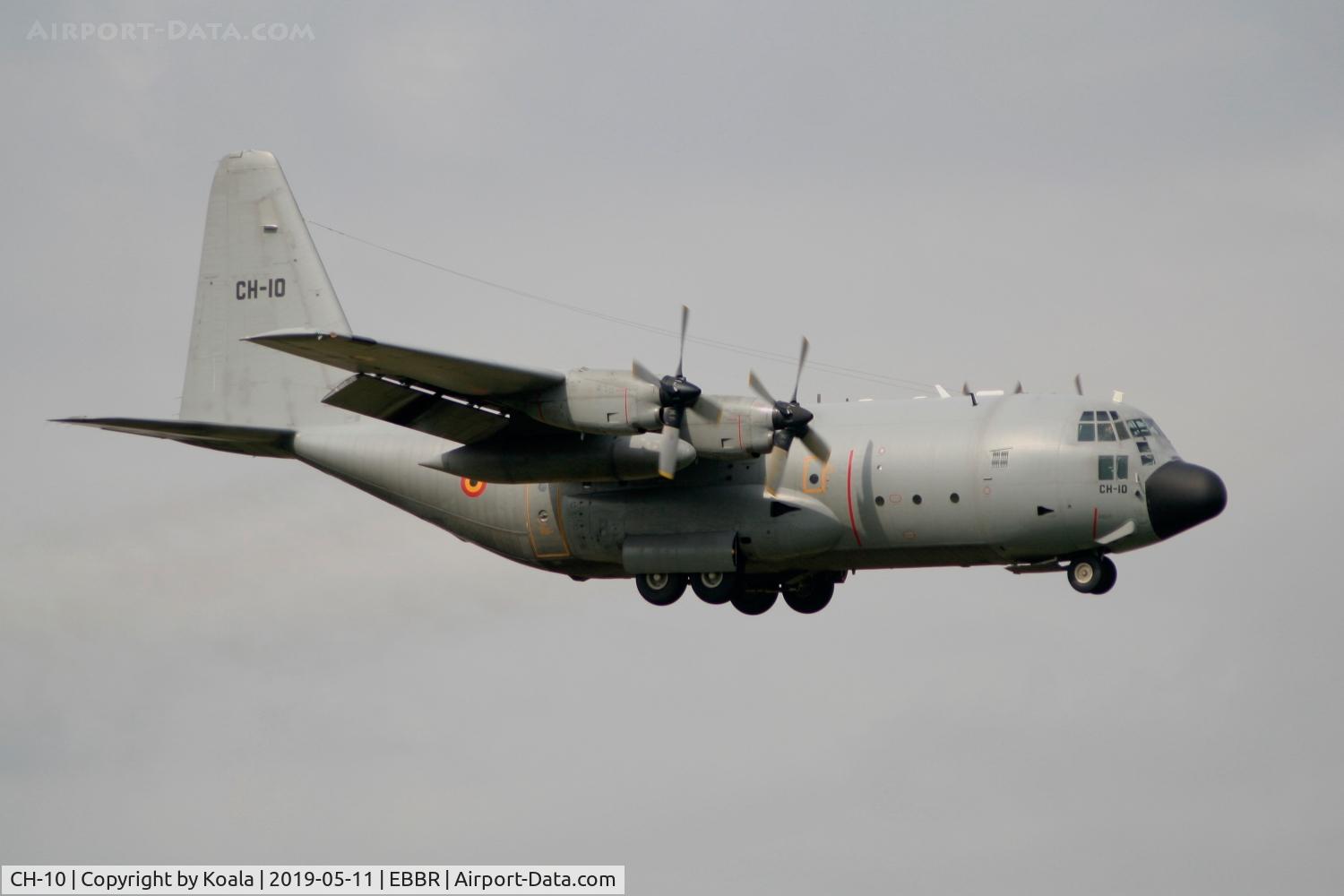 CH-10, 1972 Lockheed C-130H Hercules C/N 382-4481, Final approach